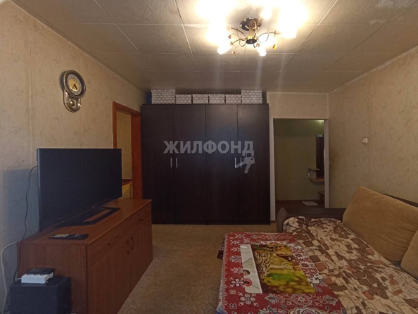 
   Продам 3-комнатную, 48 м², Петухова ул, 108

. Фото 3.