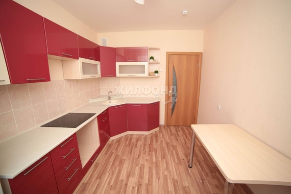 
   Продам 1-комнатную, 37.8 м², Титова ул, 272

. Фото 6.