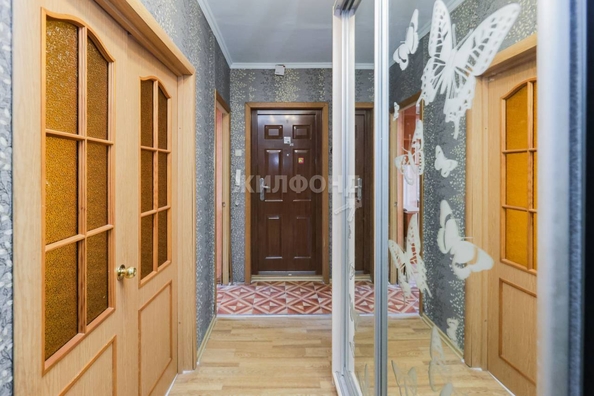 
   Продам 3-комнатную, 63.7 м², 2-й (4 мкр.) кв-л, 212

. Фото 7.