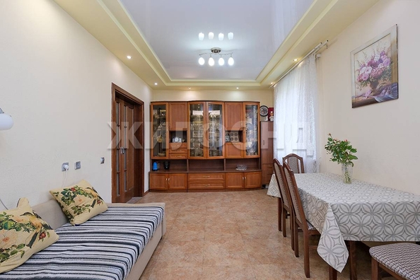 
   Продам 3-комнатную, 77.3 м², Пятницкого ул, 7

. Фото 1.