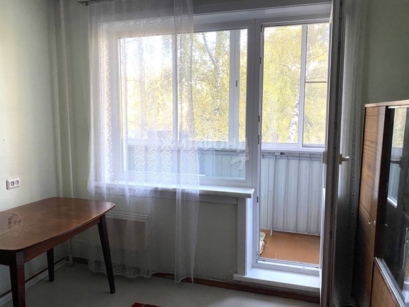 
   Продам 3-комнатную, 59.8 м², Невельского ул, 61

. Фото 2.