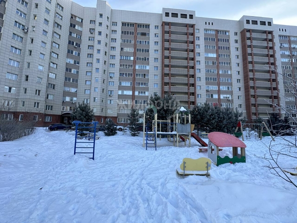 
   Продам 3-комнатную, 71.9 м², 2-й (4 мкр.) кв-л, 233

. Фото 20.