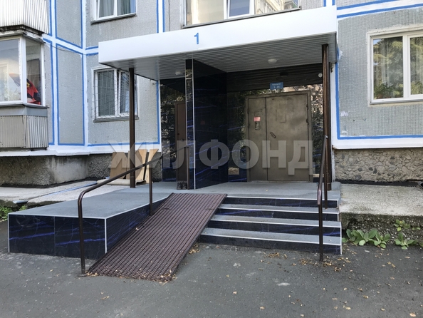 
   Продам 1-комнатную, 33.9 м², Иванова ул, 27

. Фото 3.