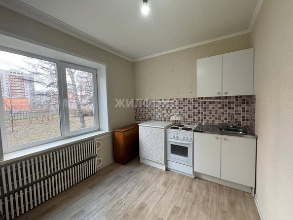 
   Продам 1-комнатную, 37.1 м², 2-й (4 мкр.) кв-л, 206

. Фото 2.