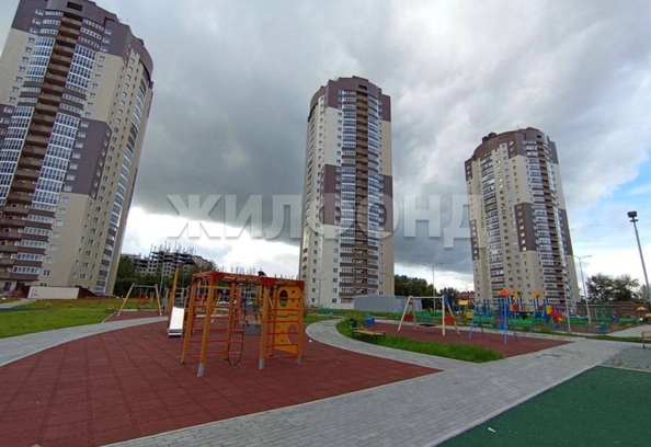 
   Продам 1-комнатную, 41.5 м², Закаменский мкр, 13

. Фото 2.