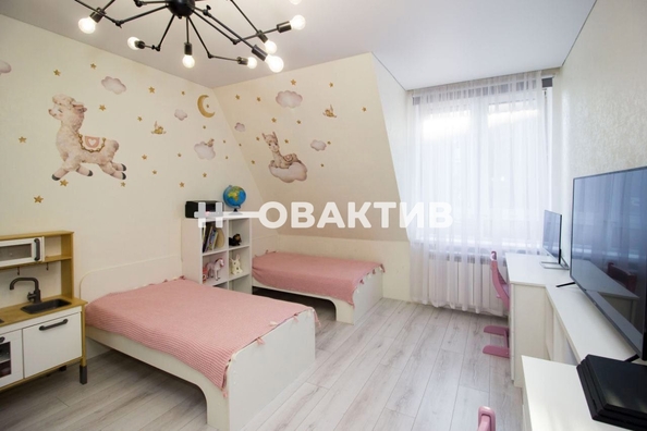 
   Продам 4-комнатную, 102 м², Красный пр-кт, 323/3

. Фото 14.