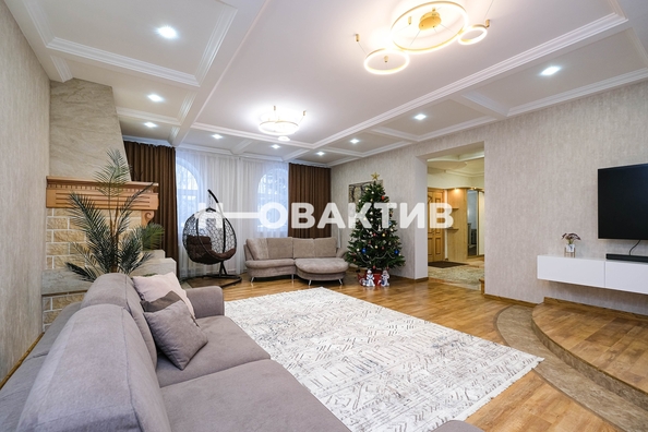 
   Продам коттедж, 300 м², Новолуговое

. Фото 2.