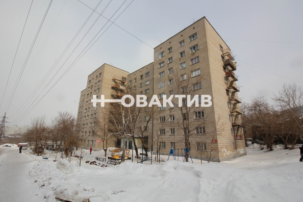 
   Продам 2-комнатную, 33 м², 

. Фото 1.