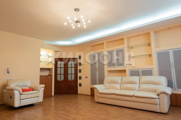 
   Продам 4-комнатную, 139 м², Депутатская ул, 2

. Фото 2.