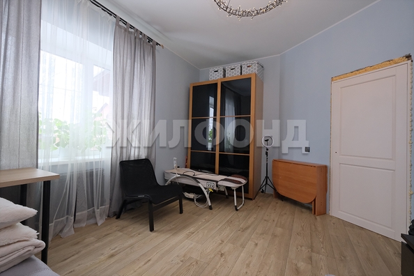 
   Продам дом, 261 м², Новосибирск

. Фото 12.