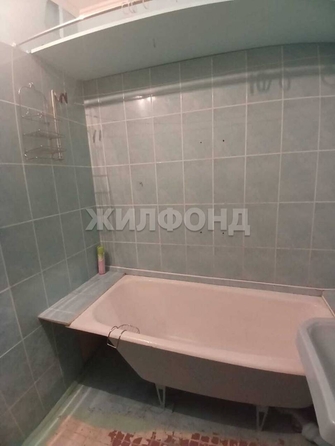 
   Продам 1-комнатную, 38 м², 2-й (4 мкр.) кв-л, 202

. Фото 5.
