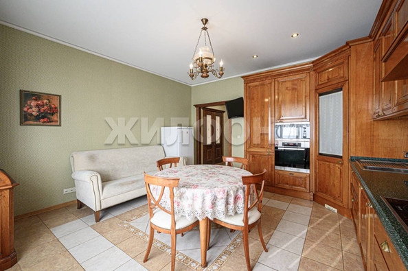 
   Продам 3-комнатную, 116.5 м², Кирова ул, 46

. Фото 3.