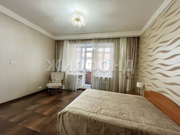 
   Продам 3-комнатную, 99.2 м², Красный пр-кт, 153Б

. Фото 8.