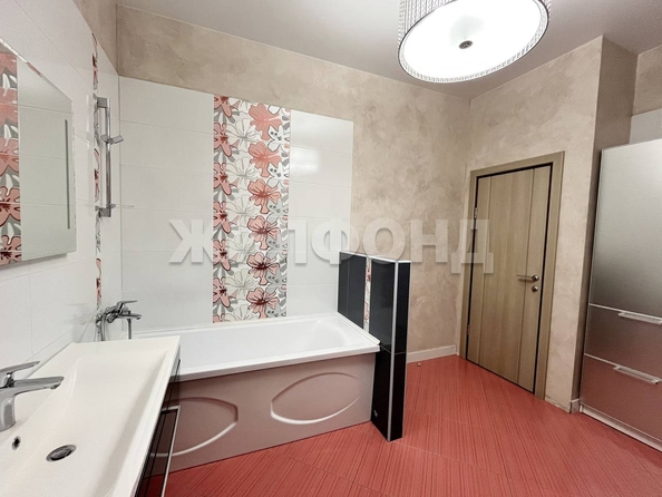
   Продам 3-комнатную, 99.2 м², Красный пр-кт, 153Б

. Фото 16.