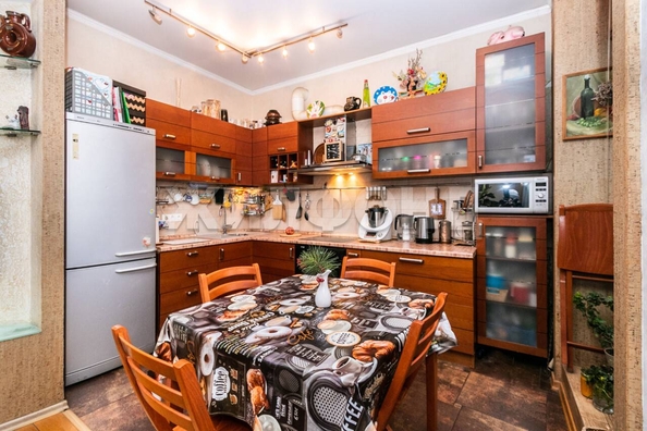 
   Продам 4-комнатную, 111.8 м², Урицкого ул, 13

. Фото 4.