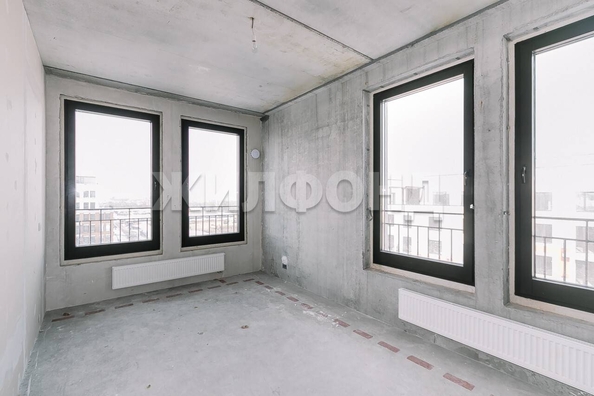 
   Продам 4-комнатную, 156 м², 3-й микрорайон, 1

. Фото 4.