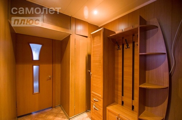 
   Продам 4-комнатную, 58 м², Сергея Тюленина ул, 11

. Фото 2.