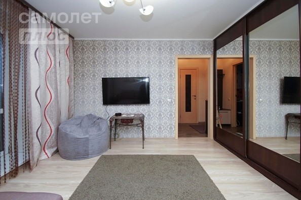 
   Продам 1-комнатную, 30.9 м², Школьный б-р, 7

. Фото 1.