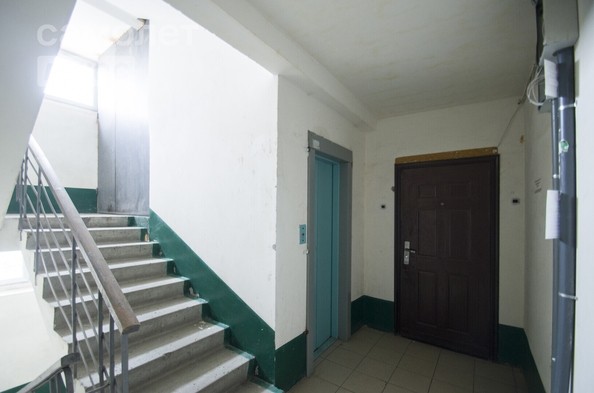 
   Продам 1-комнатную, 36.8 м², Малиновского ул, 12к1

. Фото 2.