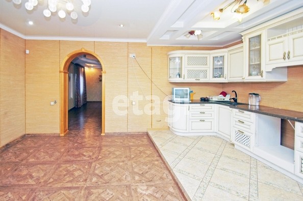
   Продам дом, 235 м², Омск

. Фото 2.