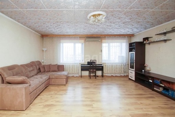 
   Продам 4-комнатную, 128.4 м², Масленникова ул, 68

. Фото 8.