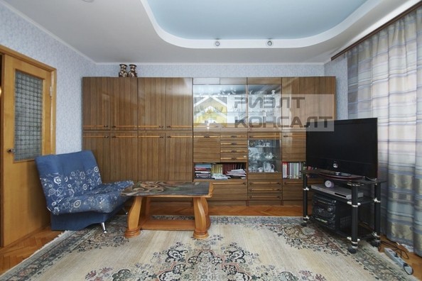 
   Продам 4-комнатную, 79.9 м², Лукашевича ул, 14/1

. Фото 3.
