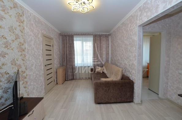 
   Продам 2-комнатную, 40 м², Ленинградская пл, 1

. Фото 10.