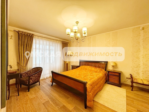 
   Продам 4-комнатную, 145 м², Крупской ул, 25/1

. Фото 21.