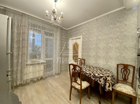 
   Продам 3-комнатную, 73 м², Линия 13-я ул, 37/2

. Фото 9.