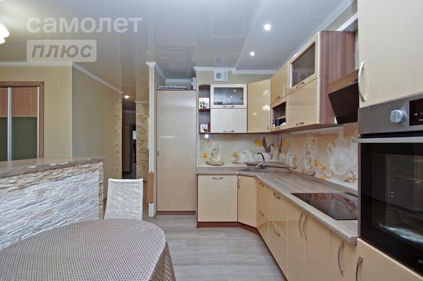 
   Продам 3-комнатную, 66.8 м², 70 лет Октября ул, 10/3

. Фото 10.