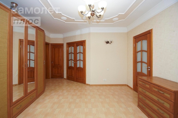 
   Продам 5-комнатную, 210 м², Омская ул, 115/1

. Фото 7.