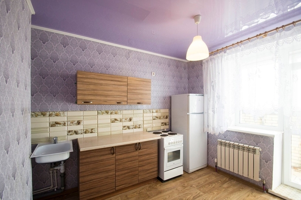 
   Продам 1-комнатную, 39 м², Светловская ул, 4

. Фото 3.