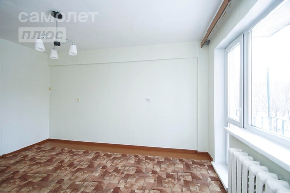 
   Продам 3-комнатную, 49 м², Блюхера ул, 12

. Фото 3.