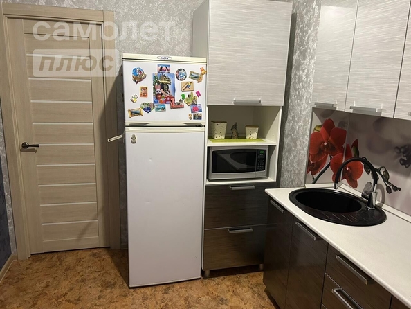 
   Продам 2-комнатную, 33.2 м², Полторацкого ул, 64/1

. Фото 2.