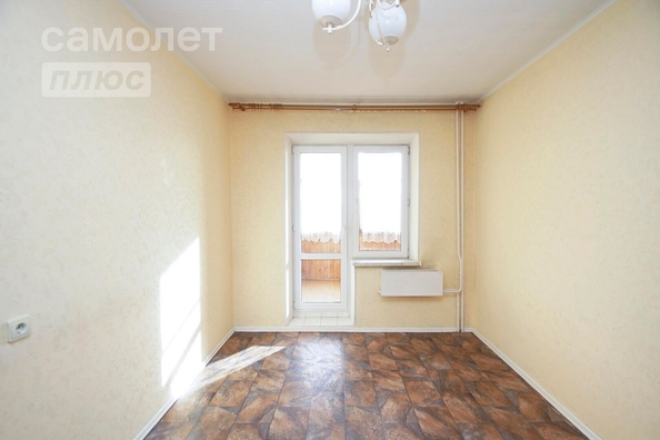 
   Продам 3-комнатную, 63 м², Дмитриева ул, 5/4

. Фото 3.