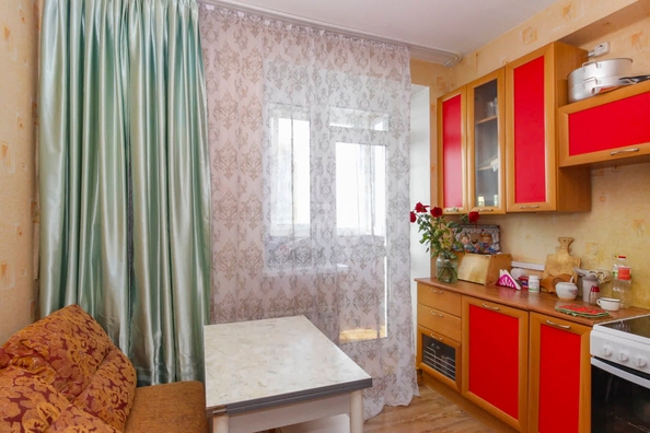 
   Продам 2-комнатную, 53 м², 

. Фото 7.