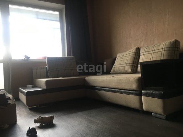 
   Продам 1-комнатную, 37.3 м², Дмитриева ул, 1/2

. Фото 2.