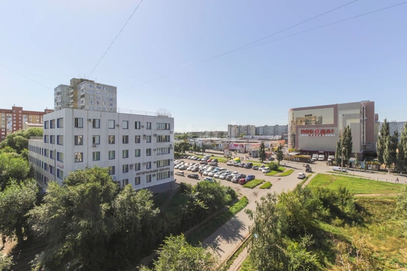 
   Продам 2-комнатную, 53.4 м², Заречный б-р, 2А

. Фото 2.