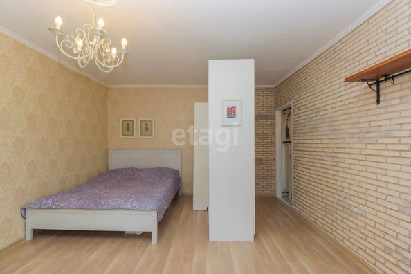 
   Продам студию, 30.7 м², Победы б-р, 4

. Фото 2.