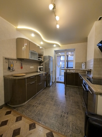 
   Продам 2-комнатную, 74 м², Ленинская 9-я ул, 5

. Фото 2.