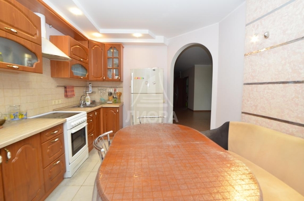 
   Продам 3-комнатную, 102.7 м², Омская ул, 107

. Фото 10.