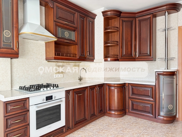 
   Продам 3-комнатную, 64 м², Дмитриева ул, 2/4

. Фото 1.