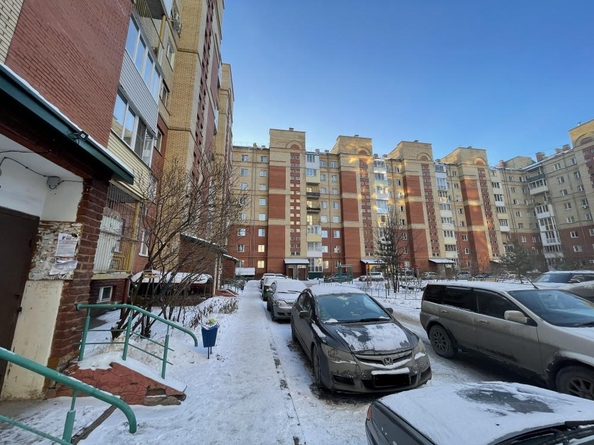 
   Продам 3-комнатную, 63.7 м², Перелета ул, 20

. Фото 21.