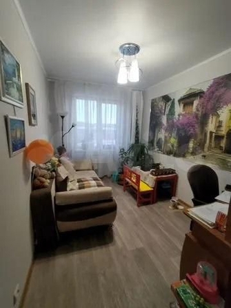 
   Продам 4-комнатную, 65 м², Рокоссовского ул, 10/1

. Фото 3.