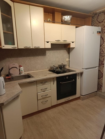 
  Сдам в аренду 2-комнатную квартиру, 62.5 м², Омск

. Фото 3.