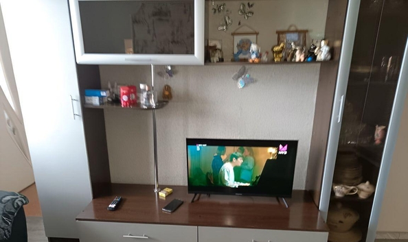 
  Сдам в аренду 4-комнатную квартиру, 69 м², Омск

. Фото 1.