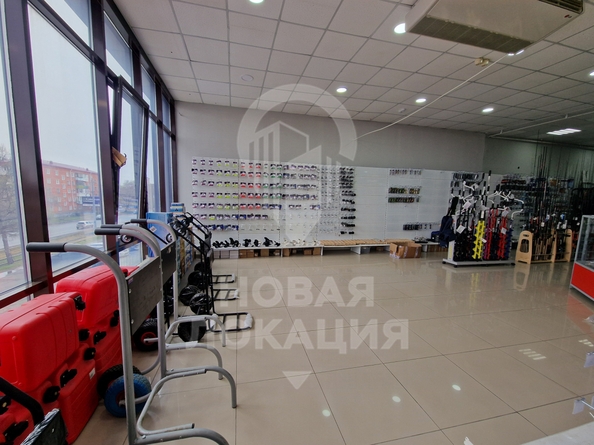 
  Сдается офис, 540 м², Октябрьская ул, д. 127
. Фото 8.