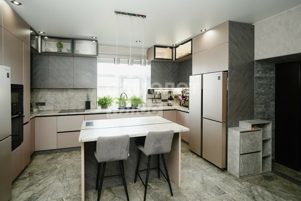 
  Продается дом, 200 м², Омск
. Фото 4.