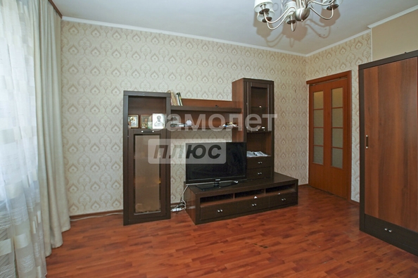 
  Продается 1-комн. квартира, 38.1 м², Герцена ул, д. 270
. Фото 2.