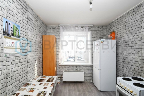 
  Продается 1-комн. квартира, 33 м², Тарская ул, д. 261к1
. Фото 4.